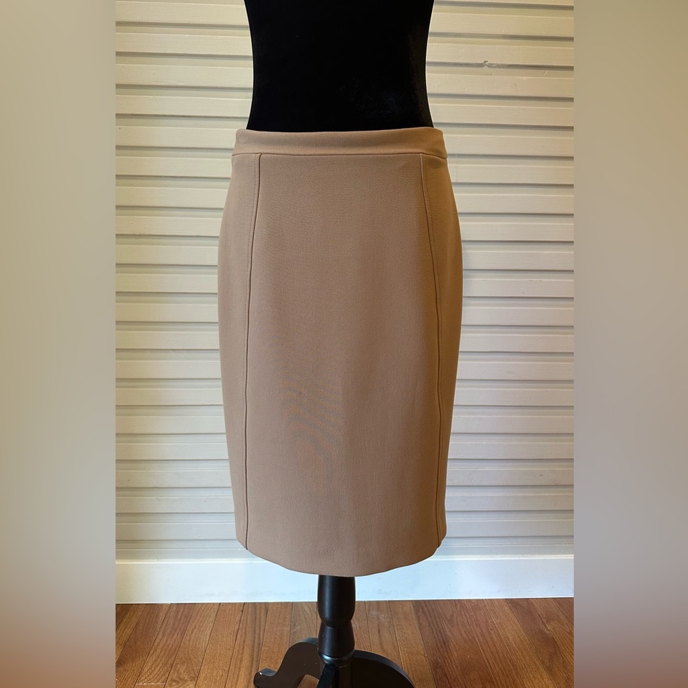 Halogen Beige Knee-Length Pencil Skirt w/Zip in Back Size 4
